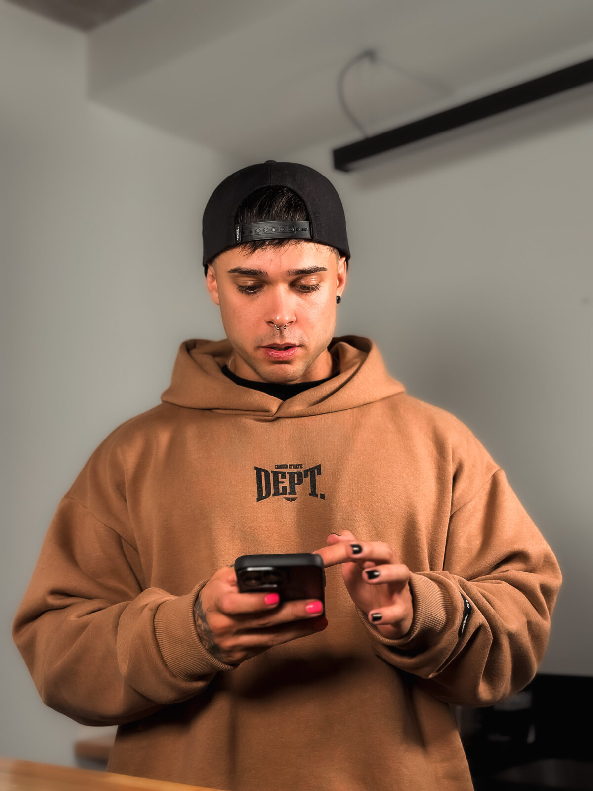 Hoodie Oversized - Athletic Department - Camel - Imagen 11