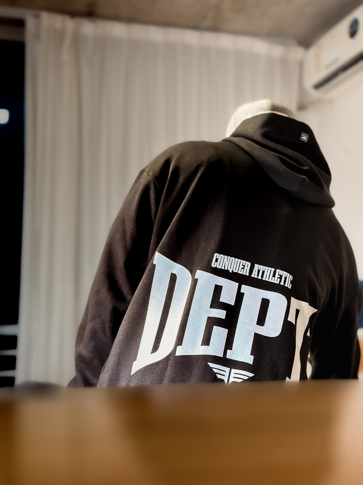 Hoodie Oversized - Athletic Department - Negro - Imagen 13