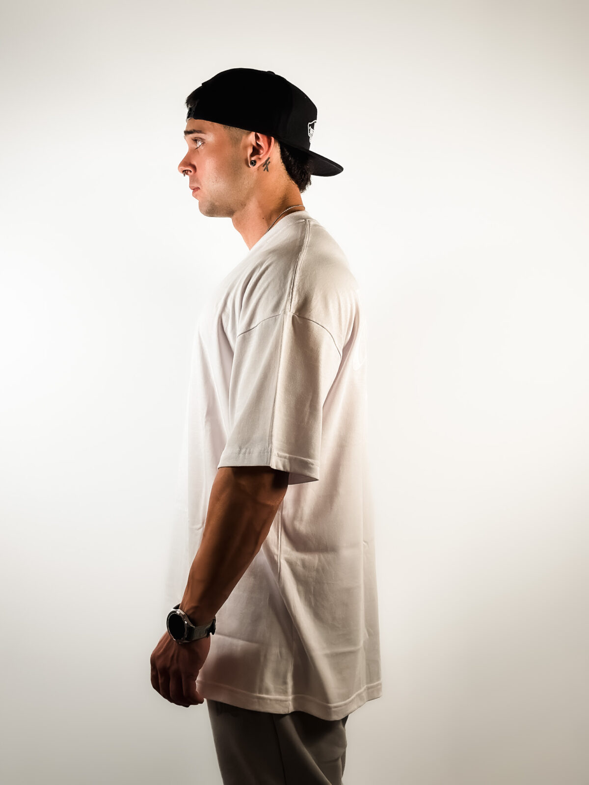 Remera Oversized - Lifestyle - All White - Imagen 3