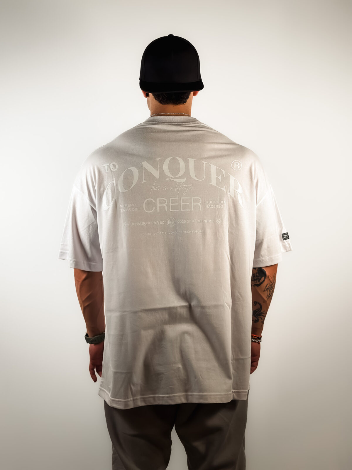 Remera Oversized - Lifestyle - All White - Imagen 4